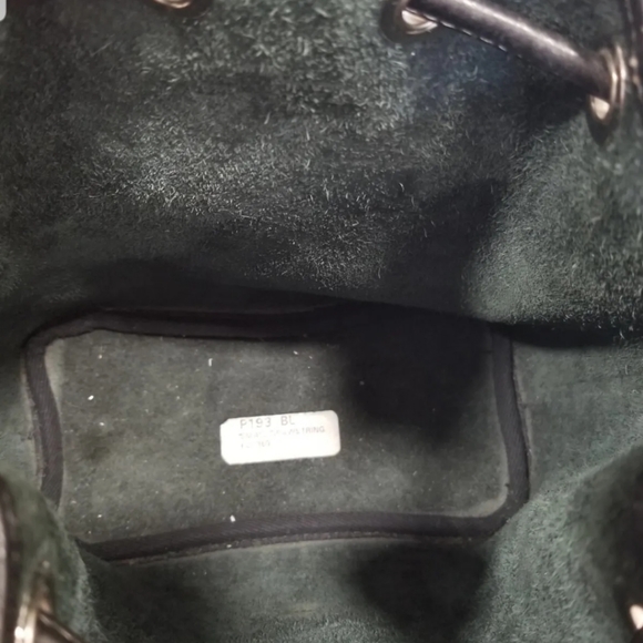 Sold! Vintage Dooney & Bourke Serena Black Pebbled Leather Drawstring Bucket Bag - Picture 5 of 9